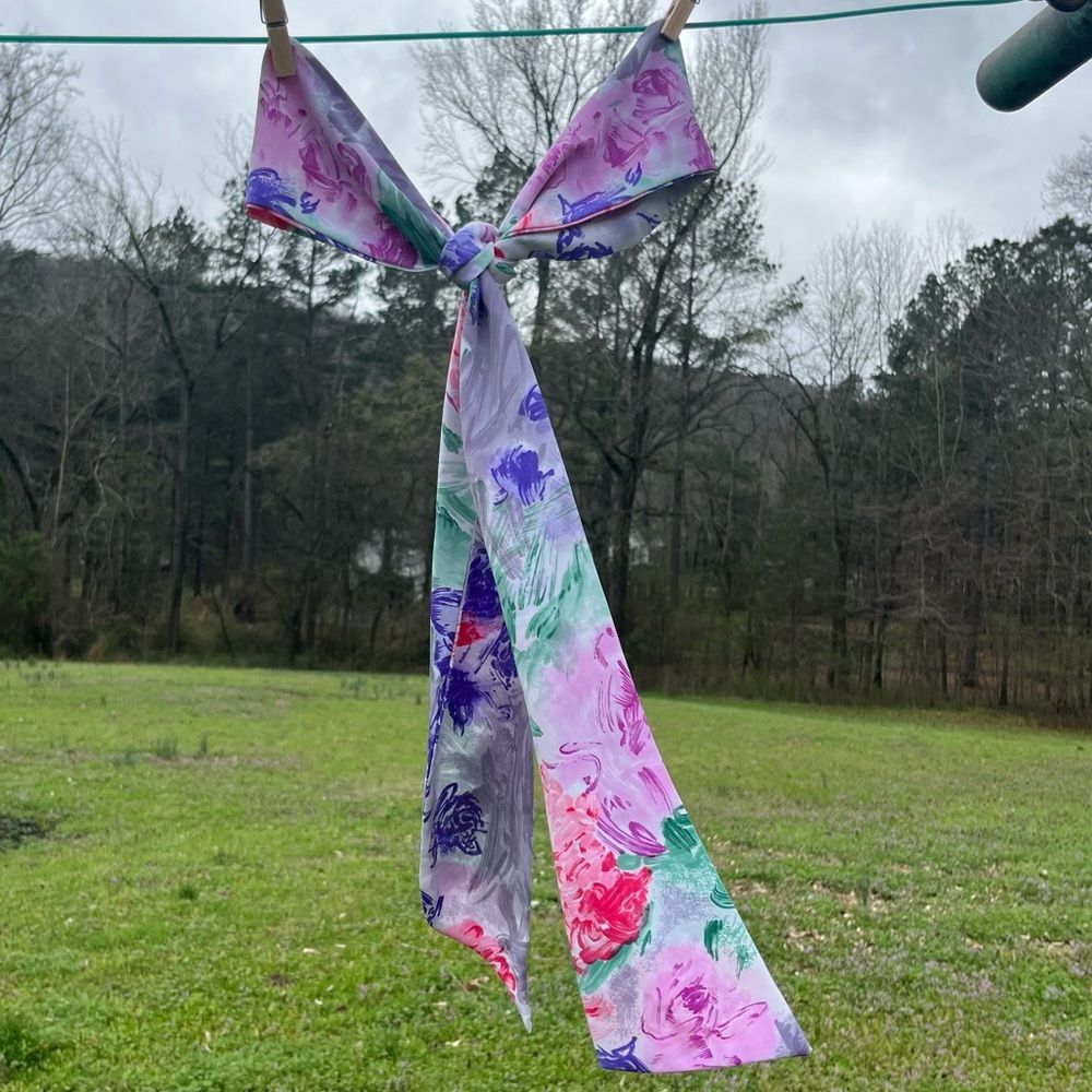Vibrant Floral Vintage Tie Bow ? Hair Tie ? Lol Not sure but pretty!!